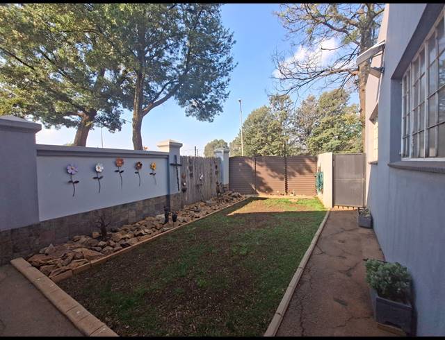 4 BEDROOM FREEHOLD FOR SALE IN ASTON MANOR